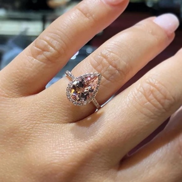 New rose gold teardrop morganite ring - Picture 2 of 3